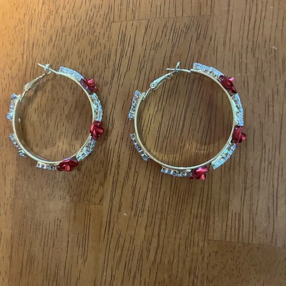 SHEIN Gold and Red Rose Hoop Earrings - Picture 4 of 5